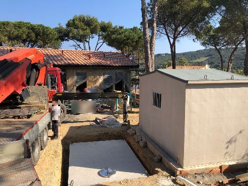 Nr.1 cisterna mc.13 con tetto carrabile e trattamento interno e passo d'uomo in acciaio cemento armato prefabbricato